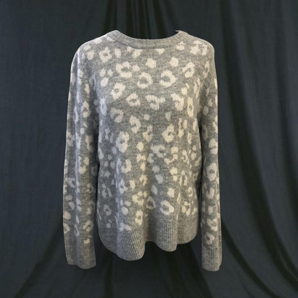 Old navy grey leopard print